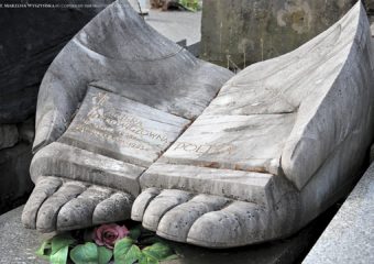 Lekcje historii na Starych Powązkach